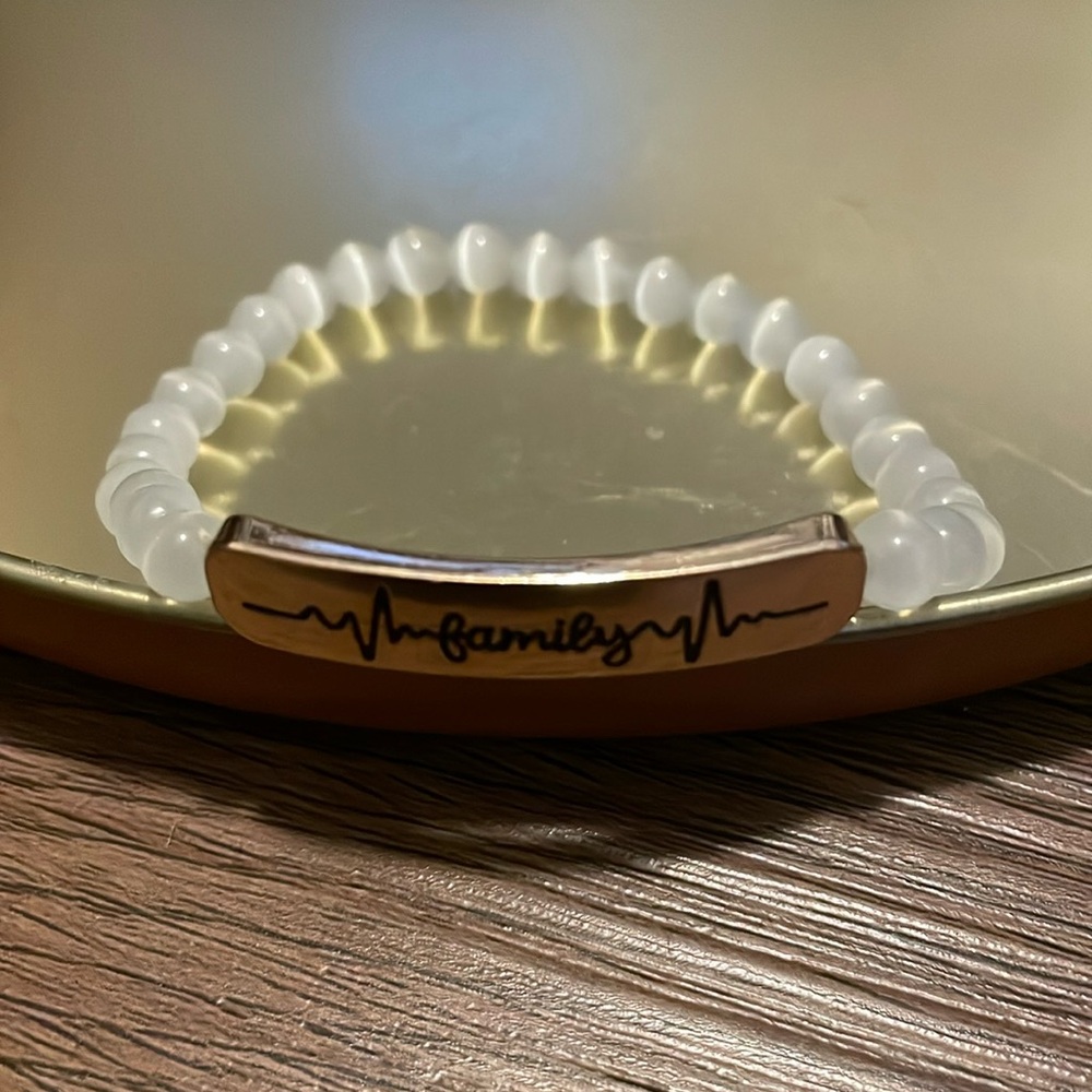 Family women bracelet NWOT